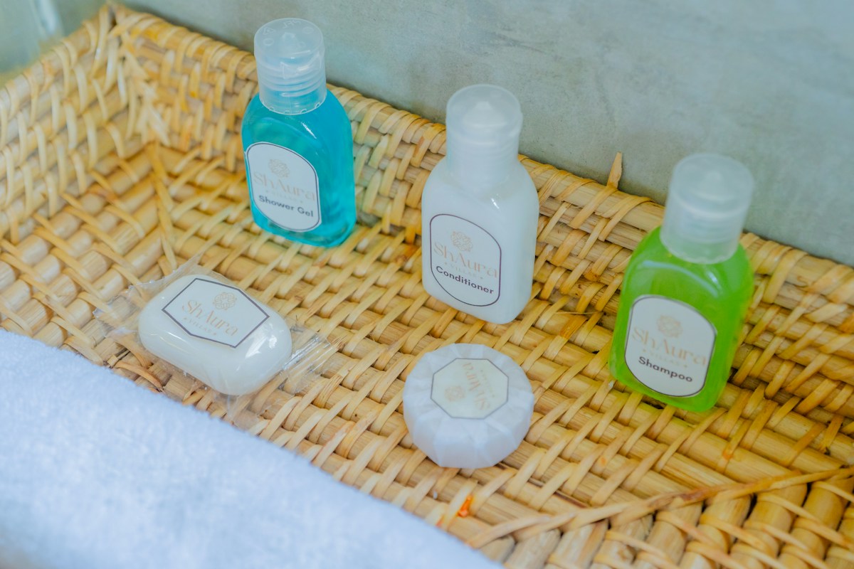Travel-size bottle set