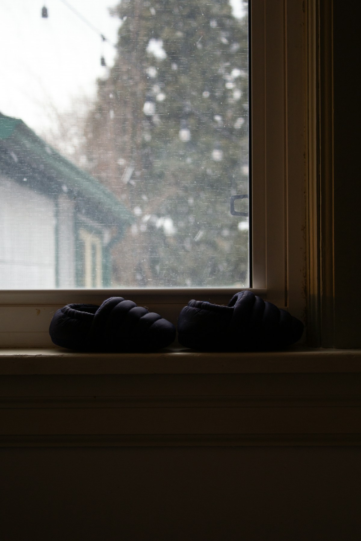 Closed-back house slippers